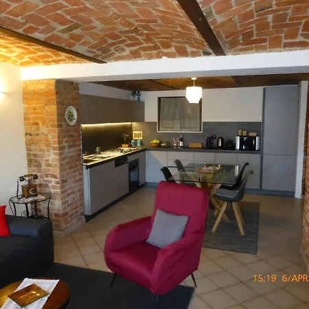 Cascina Stella بيت للعطل